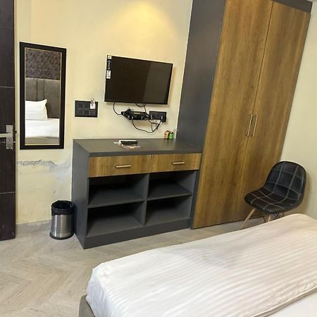 Hotel Kritika 大诺伊达 外观 照片