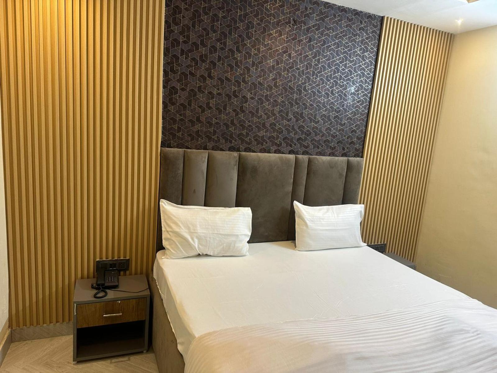Hotel Kritika 大诺伊达 外观 照片