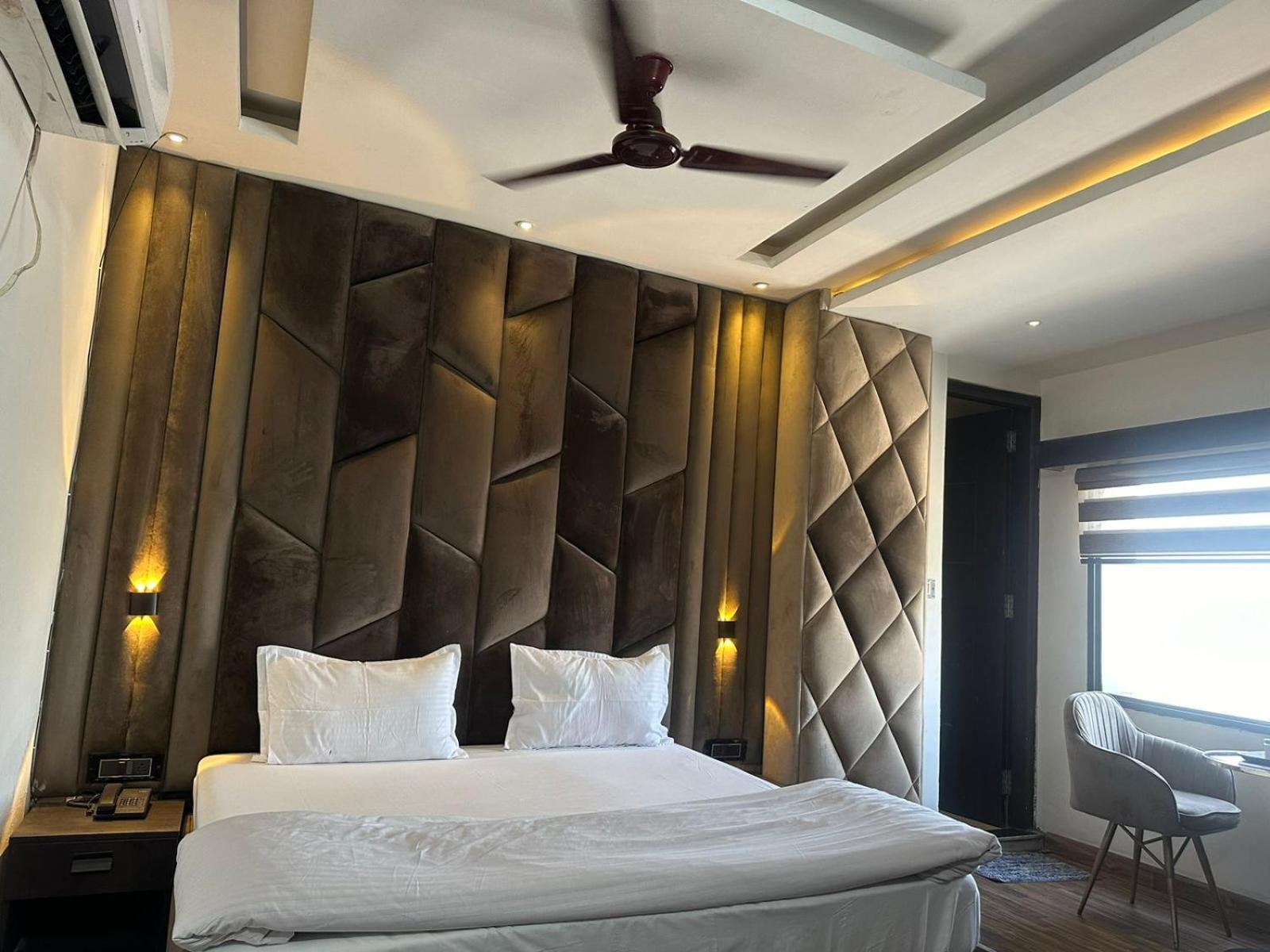 Hotel Kritika 大诺伊达 外观 照片