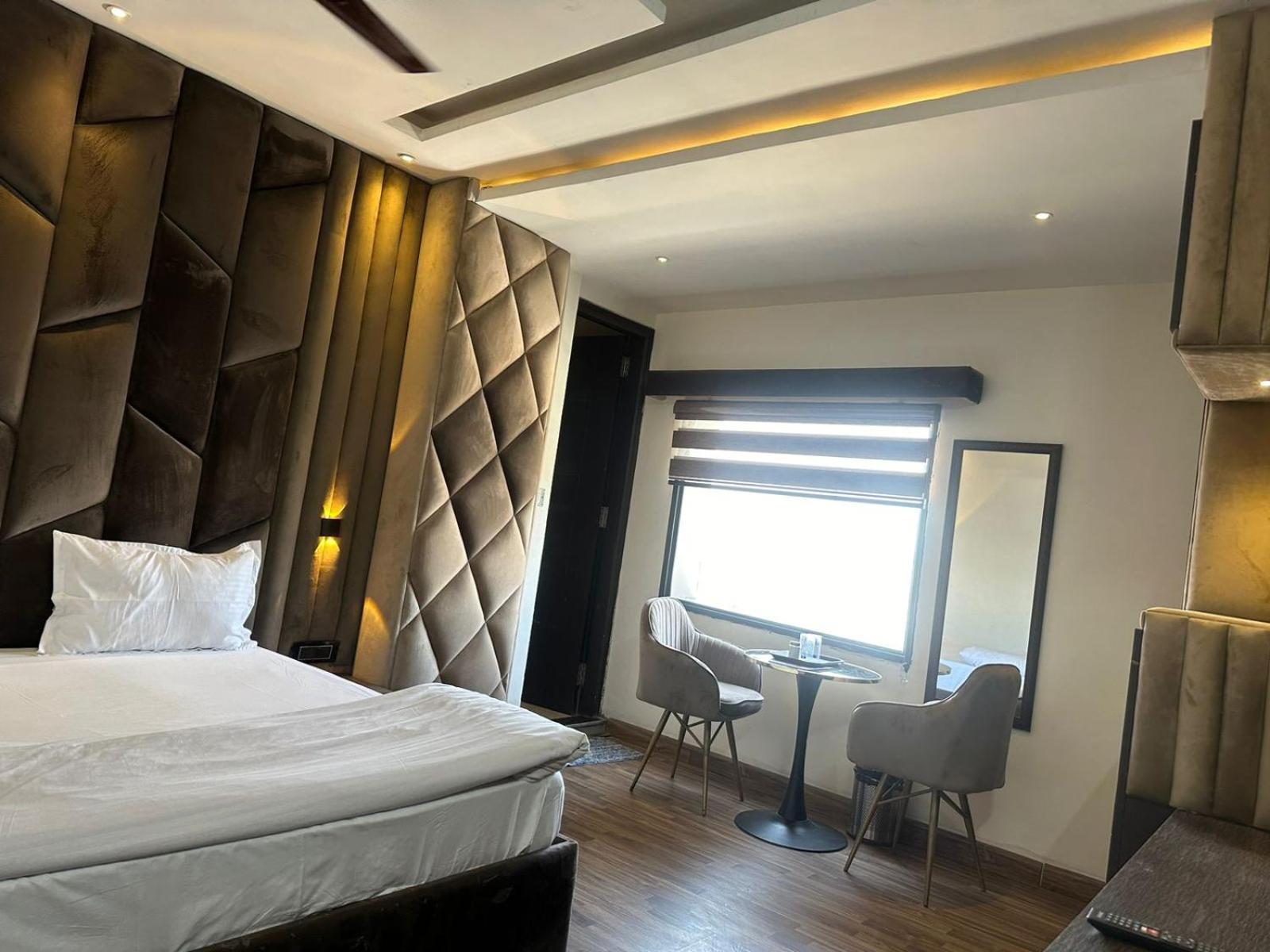 Hotel Kritika 大诺伊达 外观 照片