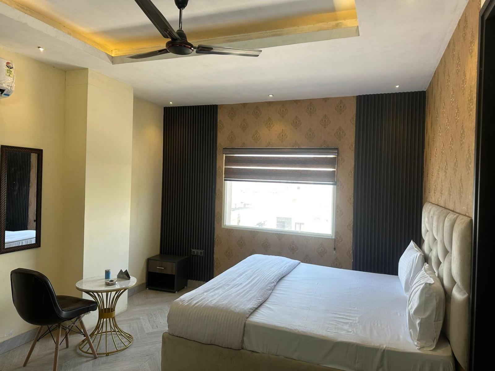 Hotel Kritika 大诺伊达 外观 照片