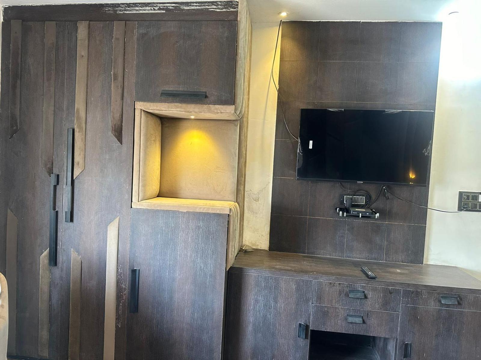 Hotel Kritika 大诺伊达 外观 照片