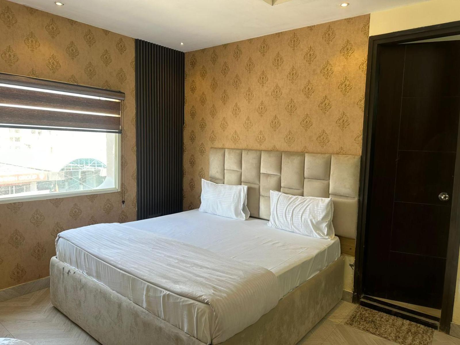 Hotel Kritika 大诺伊达 外观 照片